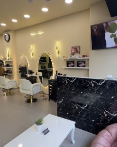 Custom image caption