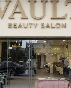 Custom image caption