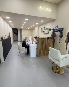 Custom image caption