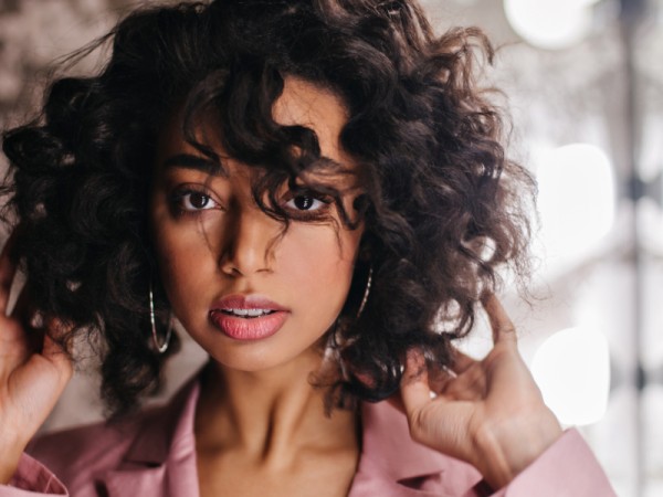 Hairstyle with Straightener or Curls Hairstyle with Straightener or Curls