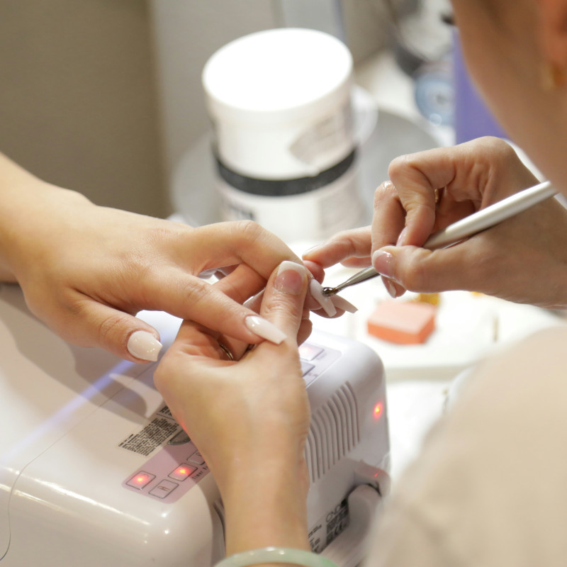 Artificial nail removal + placement