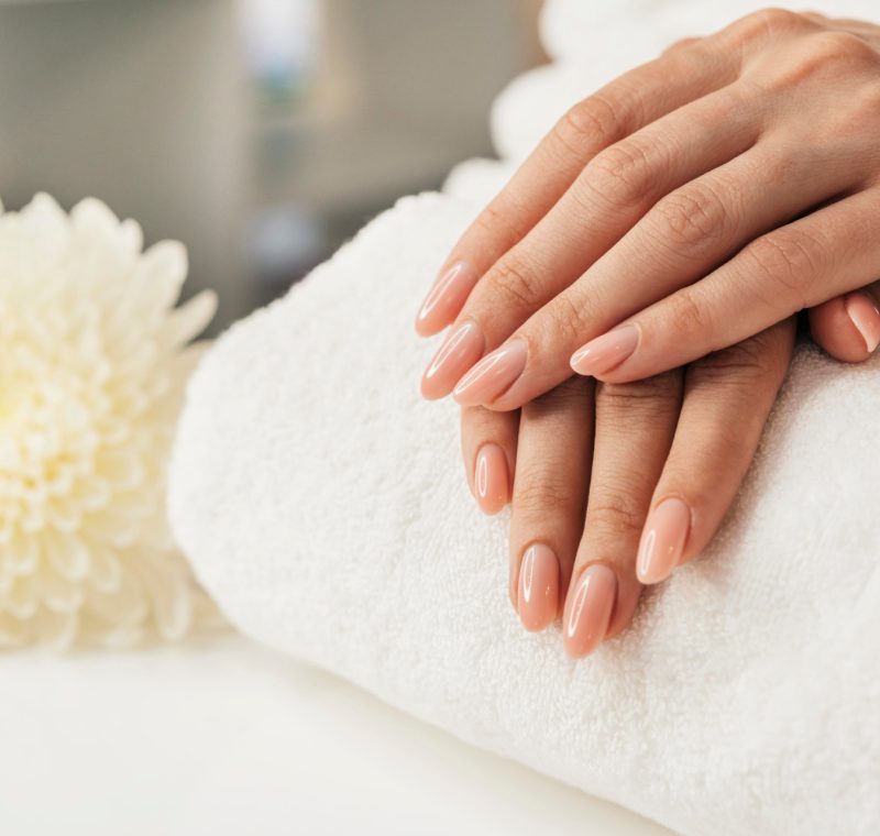 Nail bar